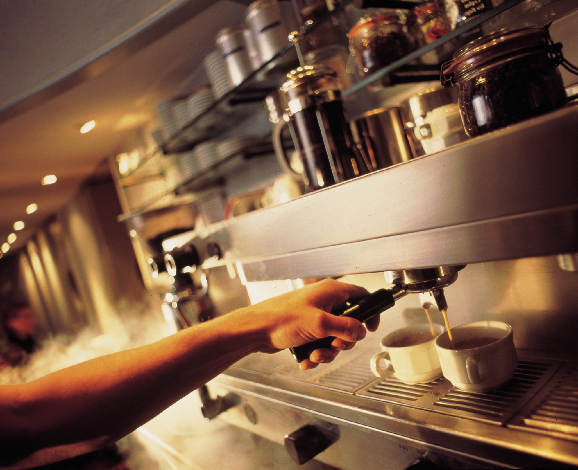 ドリンクディスペンサー、冷凍装置、各種製造装置、生産ラインなど