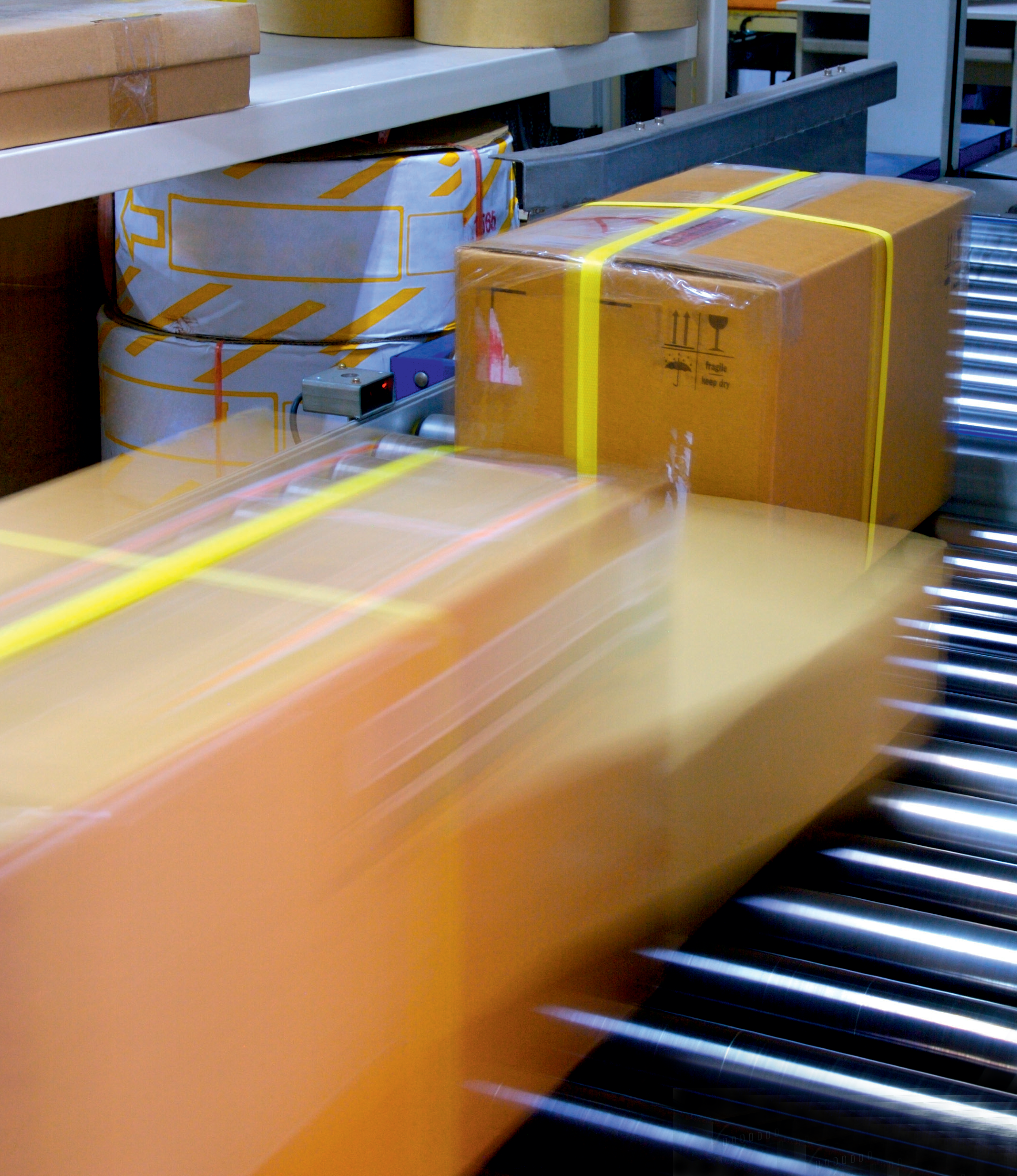 搬送ロボット、仕分け機、ローラーコンベア、パレタイザー、リフター、フォークリフト、AGVなど